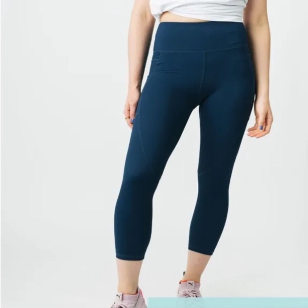Zyia‎ navy capris leggings size6-8